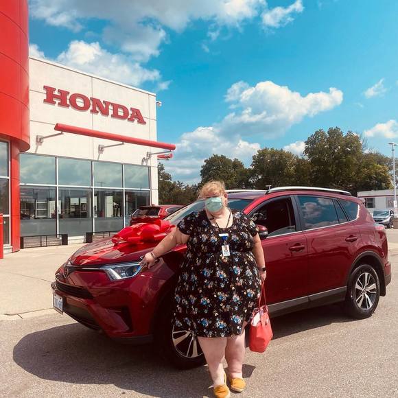 Meet your Posher, Helena - Picture 1 of 1